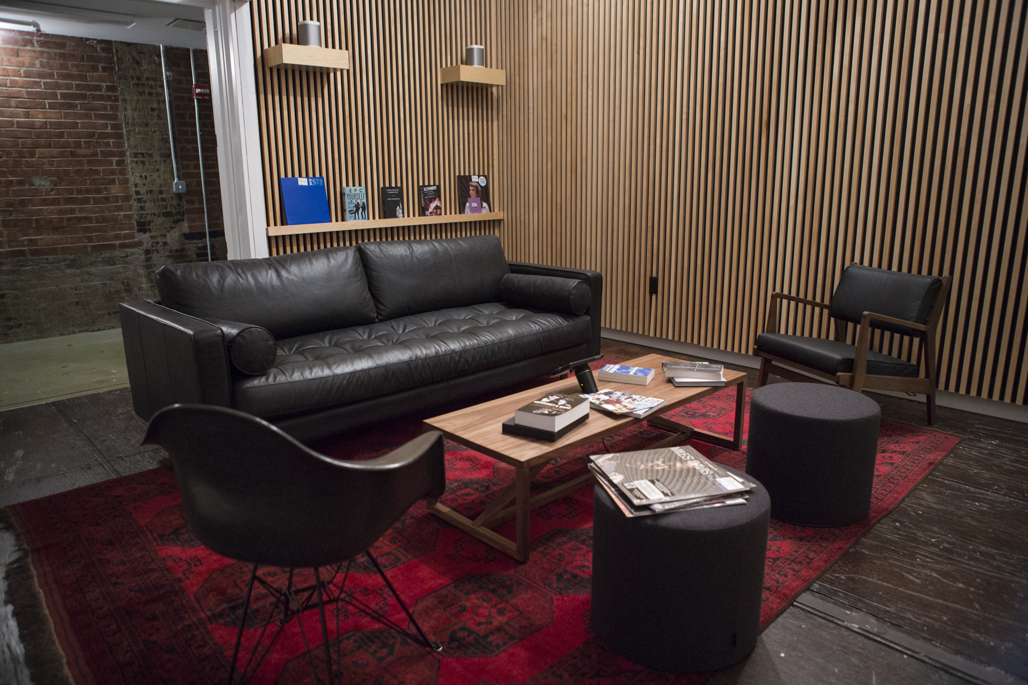 Sonos rt listening room interior %284%29